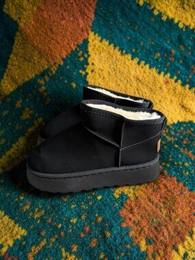 SPORT Black Platform Ankle Faux Shearling Lined Boots Size 7.5 NEW NWOB